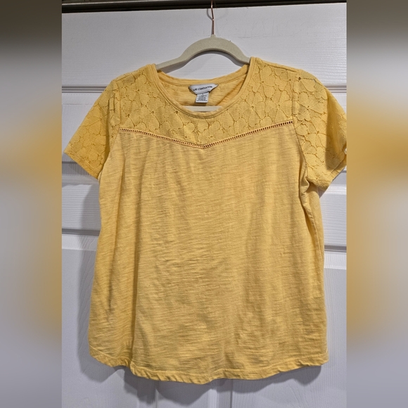 Liz Claiborne Tops - Liz Claiborne Yellow‎ Short Sleeve